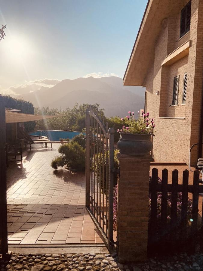 Villa Cipriano Minturno Exteriör bild
