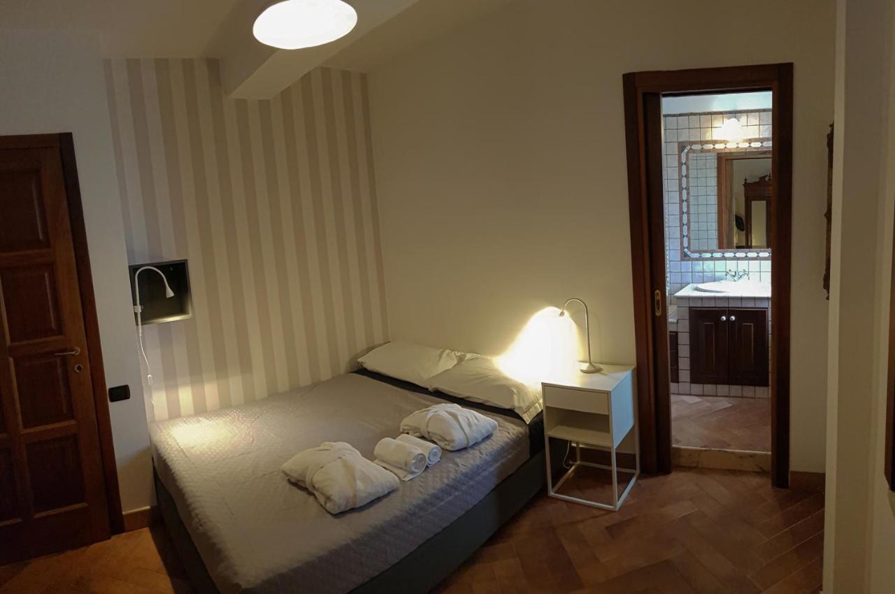 Villa Cipriano Minturno Exteriör bild